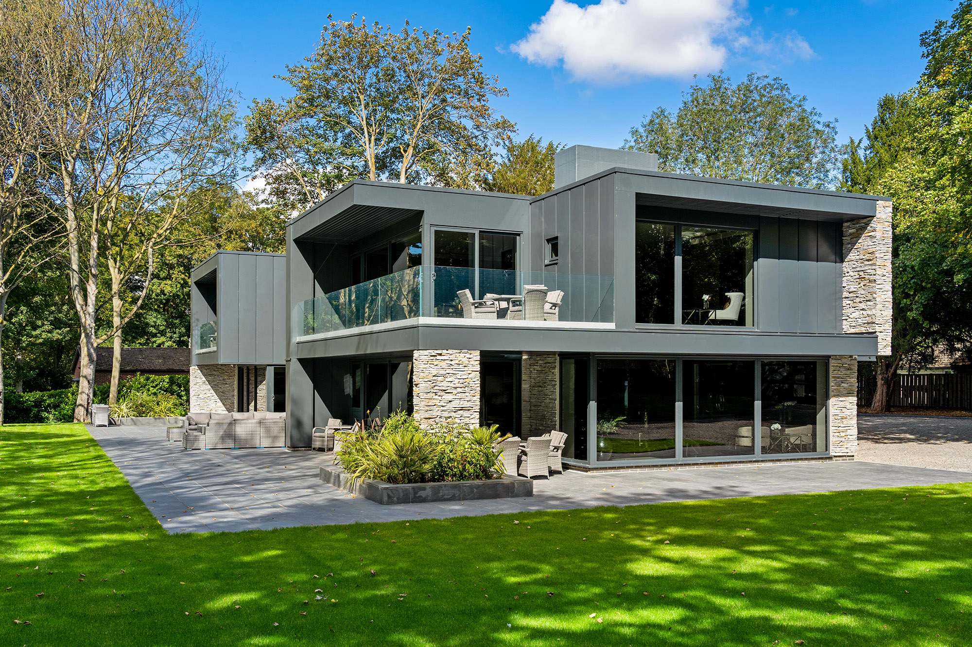 Modern luxury Epitomised Guy Phoenix’s £4.75m The Knoll Comes to Market