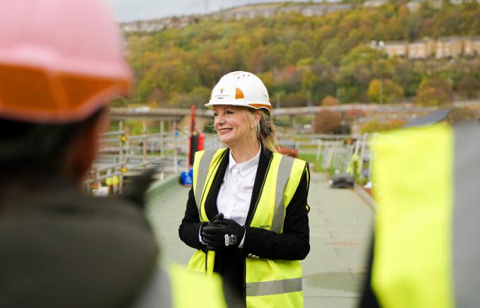 Mayor Tracy Brabin at housing development